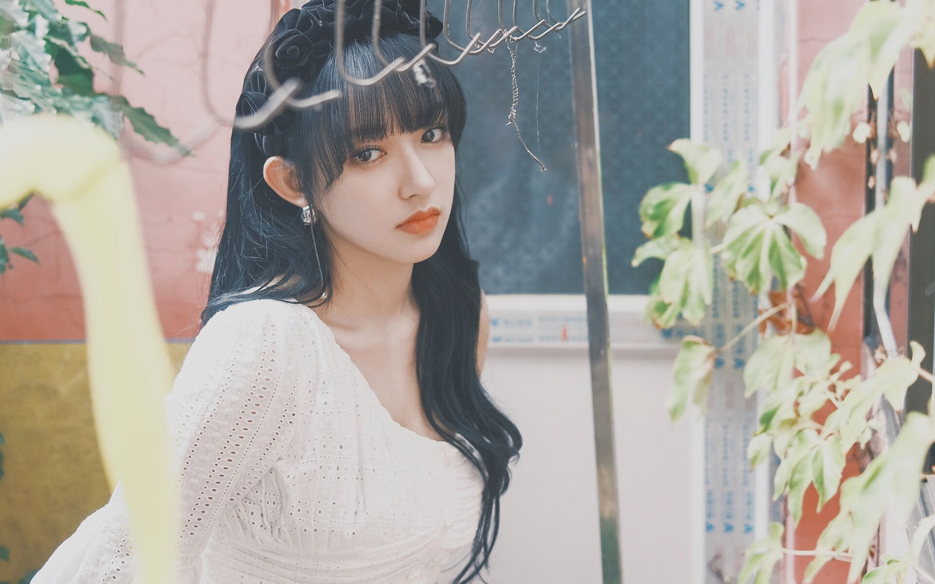 _灯光秀点亮运动场：节日体育盛典精彩纷呈_，体育馆灯光秀